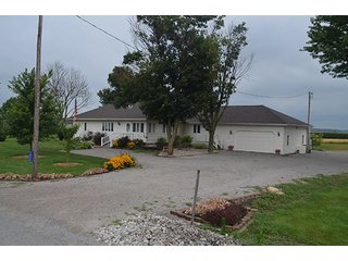 Property photo 18 - REAL ESTATE AUCTION - Ranch Home on 5.82 Acres in Allen County